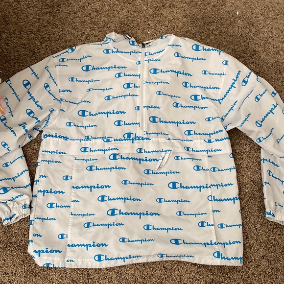 Champion wind breaker - Picture 1 of 1